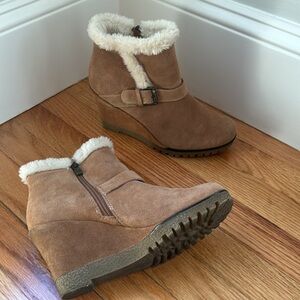 BJORNDAL Phedra Tan Suede Vegan Fur Ankle Wedge Boots Size 8M